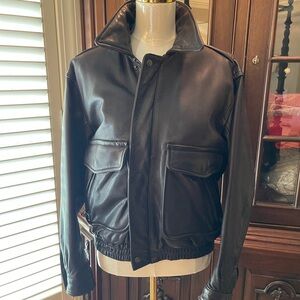 Vintage Men’s Banana Republic leather bomber jacket size 36